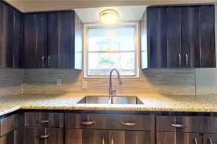 941 W 17th St, Houston, TX 77008 - Photo 21