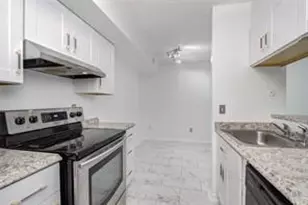 17331 Red Oak Dr, Houston, TX 77090 - Photo 9