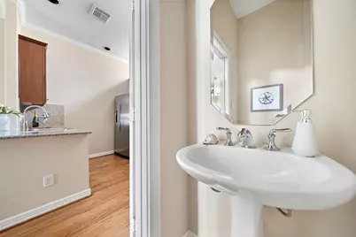 1913 Gillette Street #C, Houston, TX 77006 - Photo 13