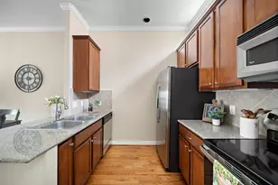 1913 Gillette St, Houston, TX 77006 - Photo 3