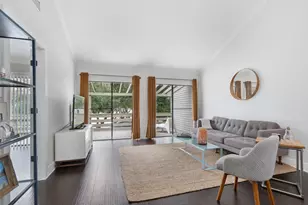 198 April Point Dr N, Conroe, TX 77356 - Photo 9