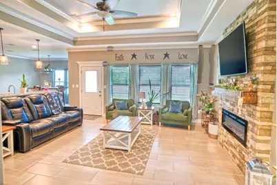 512 Wellshire, West Columbia, TX 77486 - Photo 3