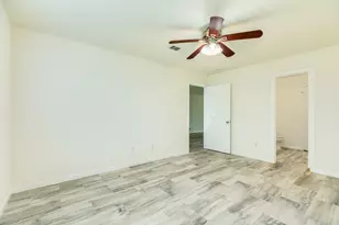 5061 Hauna Ln, Dickinson, TX 77539 - Photo 9