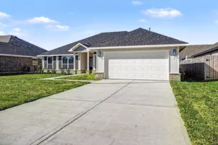 644 Greystone Ln, Angleton, TX 77515 - Photo 3