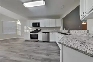 2203 Longleaf Pines Dr, Houston, TX 77339 - Photo 7