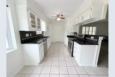 22176 Heatherwood Dr, Porter, TX 77365 - Photo 9