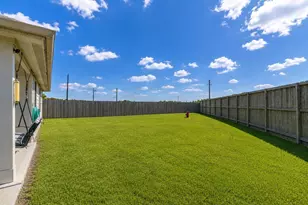 7906 Tamarind Ln, Baytown, TX 77521 - Photo 41