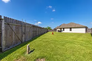 7906 Tamarind Ln, Baytown, TX 77521 - Photo 43