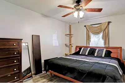 7810 Meadowglen Lane, Houston, TX 77063 - Photo 7