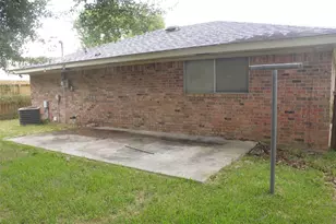 407 Ave C, Markham, TX 77456 - Photo 17