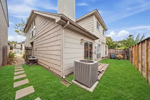 6438 Chatham Island Ln, Houston, TX 77035 - Photo 21