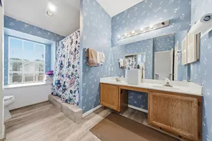 6438 Chatham Island Ln, Houston, TX 77035 - Photo 15