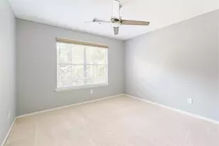 22 E New Avery Pl, The Woodlands, TX 77382 - Photo 27