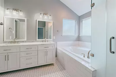 22 E New Avery Place, The Woodlands, TX 77382 - Photo 43