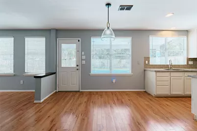 22 E New Avery Place, The Woodlands, TX 77382 - Photo 11