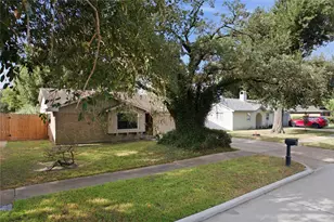 5915 Black Maple Ln, Houston, TX 77088 - Photo 27