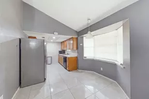 5915 Black Maple Ln, Houston, TX 77088 - Photo 9
