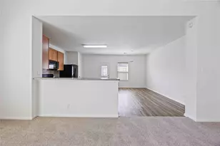 221 Shoshone Ridge Dr, La Marque, TX 77568 - Photo 7