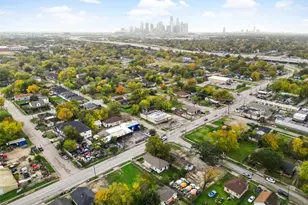 2502 Bringhurst St, Houston, TX 77026 - Photo 13