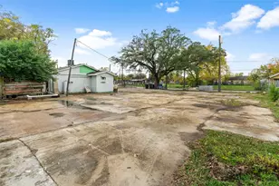 2502 Bringhurst St, Houston, TX 77026 - Photo 3