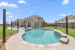 341 Burgundy Dr, Alvin, TX 77511 - Photo 35