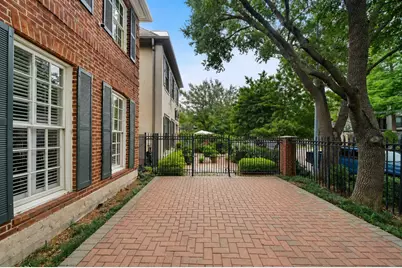 5136 Chevy Chase Drive, Houston, TX 77056 - Photo 3