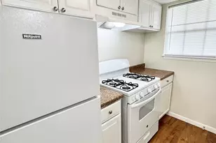 2400 5th St, Bay City, TX 77414 - Photo 5