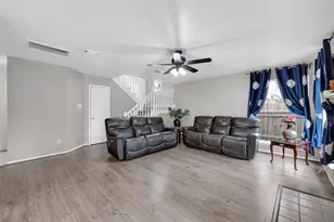 4210 W Meadows Dr, Sugar Land, TX 77479 - Photo 25