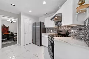4210 W Meadows Dr, Sugar Land, TX 77479 - Photo 21