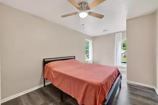 4210 W Meadows Dr, Sugar Land, TX 77479 - Photo 35