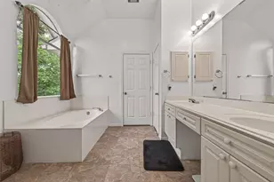 4210 W Meadows Dr, Sugar Land, TX 77479 - Photo 39