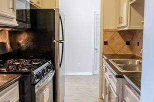 2801 Carrolton, Houston, TX 77023 - Photo 3