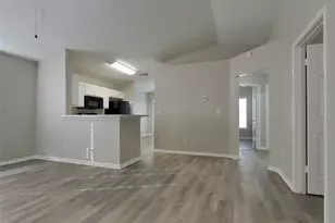 3254 Kelling St, Houston, TX 77045 - Photo 5