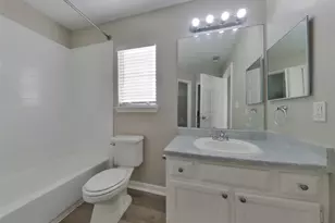 3254 Kelling St, Houston, TX 77045 - Photo 9