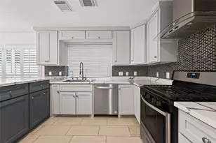 4019 St Michaels Ct, Sugar Land, TX 77479 - Photo 11