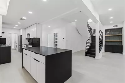 54 Legend Lane, Houston, TX 77024 - Photo 11