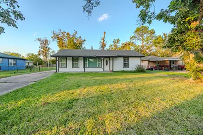 5107 Sycamore Avenue, Pasadena, TX 77503 - Photo 1