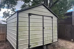 1841 Caroline Ln, Sealy, TX 77474 - Photo 17