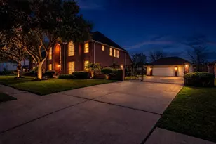 2110 5 Iron Dr, Houston, TX 77089 - Photo 3