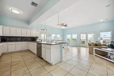 4015 Warchest Court, Galveston, TX 77554 - Photo 15