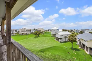 4015 War Chest Ct, Galveston, TX 77554 - Photo 31