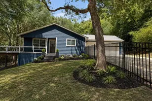 445 Loop Dr, Livingston, TX 77351 - Photo 1