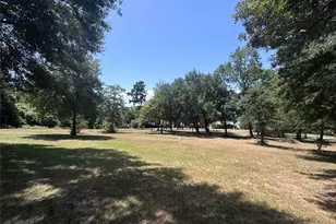 445 Loop Dr, Livingston, TX 77351 - Photo 23