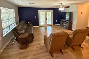445 Loop Dr, Livingston, TX 77351 - Photo 9