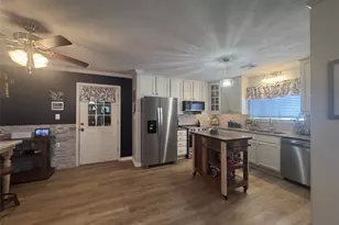 445 Loop Dr, Livingston, TX 77351 - Photo 7