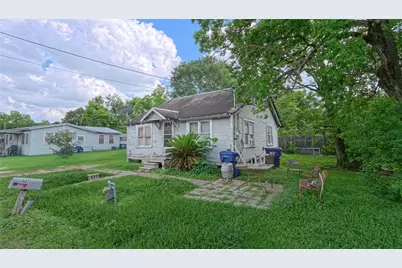 407 Clay Street, Eagle Lake, TX 77434 - Photo 3