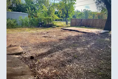 608 S East Avenue, Wharton, TX 77488 - Photo 5