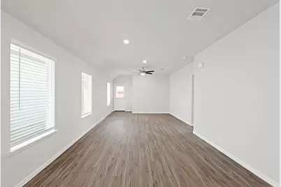 2202 Thorpe Grove Court, Houston, TX 77090 - Photo 9