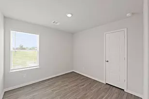 2202 Thorpe Grv Ct, Houston, TX 77090 - Photo 17