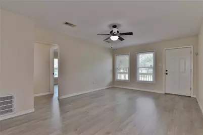 708 Winding Way Street, Lake Jackson, TX 77566 - Photo 5